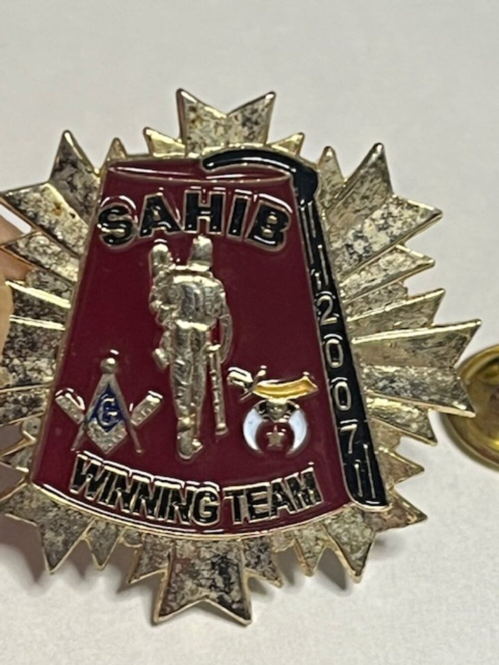 Shriner's 2007 "Sahib Winning Team" Lapel Hat Vest Bag Pin Red Fez Sarasota, FL